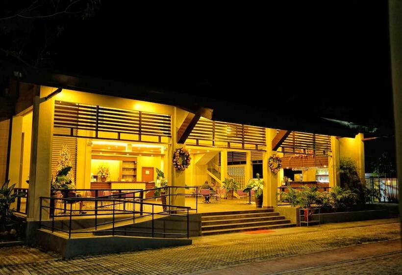 Seasons Hotel And Convention Center