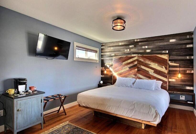 فندق على الطريق Pitchwood Inn