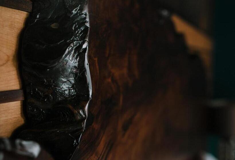 فندق على الطريق Pitchwood Inn