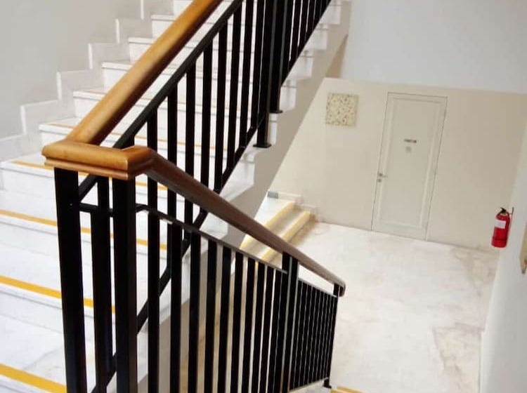 펜션 Arainn Bed & Breakfast Tretes Prigen By Ecommerceloka