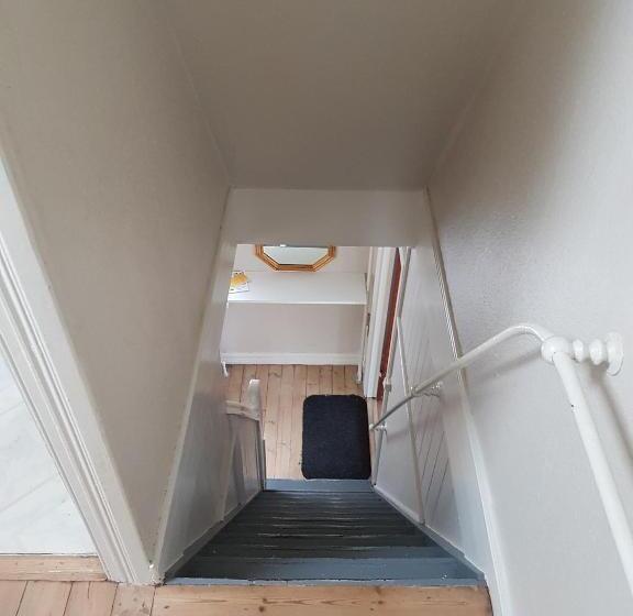 פנסיון Budget Guesthouse Borgustova