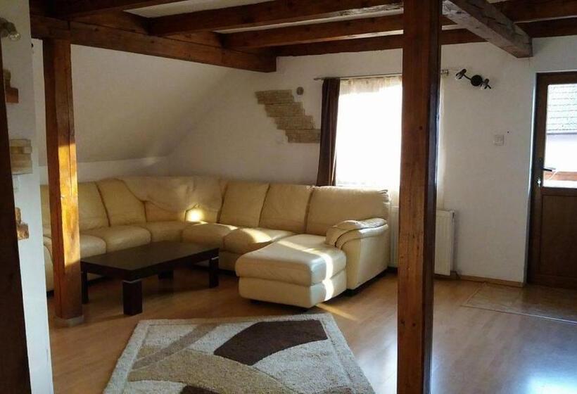 膳宿费 Casa Floare De Colt