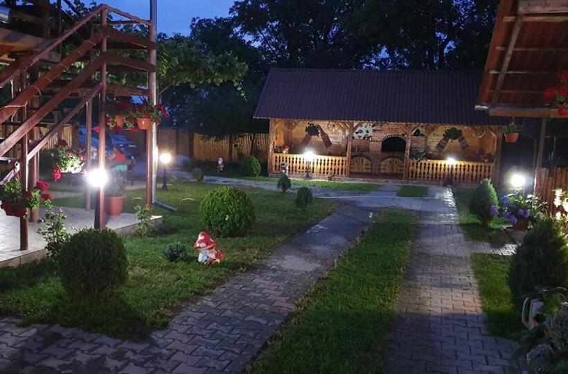 膳宿费 Casa Floare De Colt