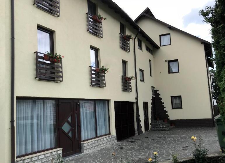 ペンション Dor De Munte