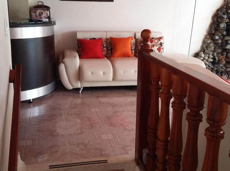 פנסיון Find Land & A Rest