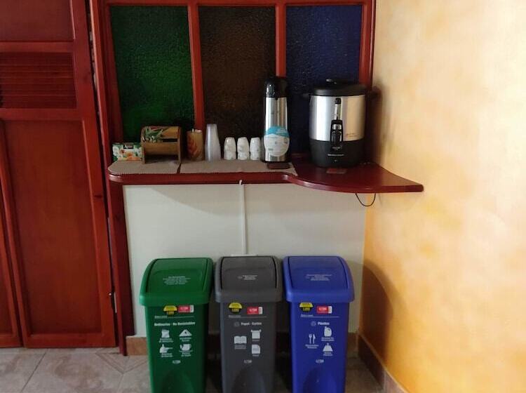 פנסיון Find Land & A Rest