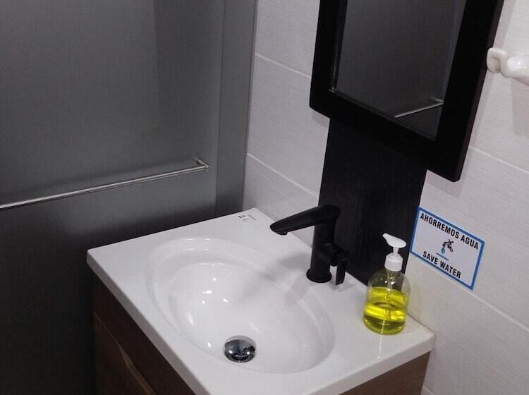 پانسیون Find Land & A Rest