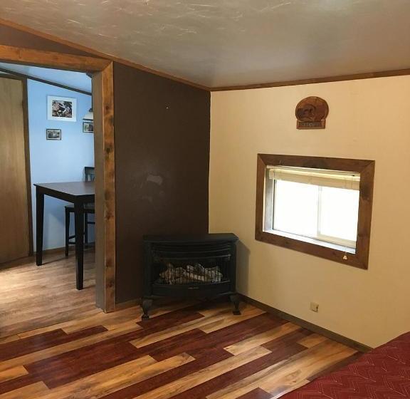 بنسيون Hollis Creek Cabin