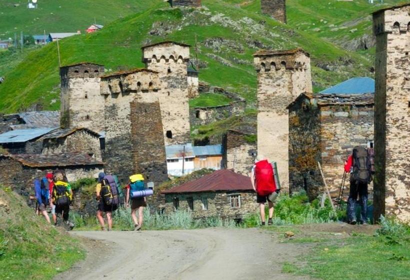 پانسیون Maxvshi