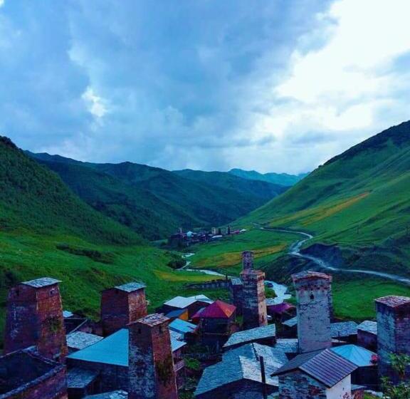 پانسیون Maxvshi