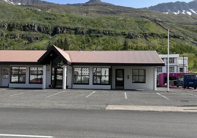 پانسیون Media Luna Guesthouse