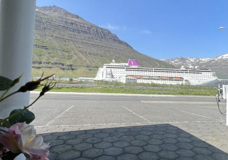 پانسیون Media Luna Guesthouse