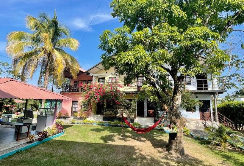 פנסיון Nuevo Oeste