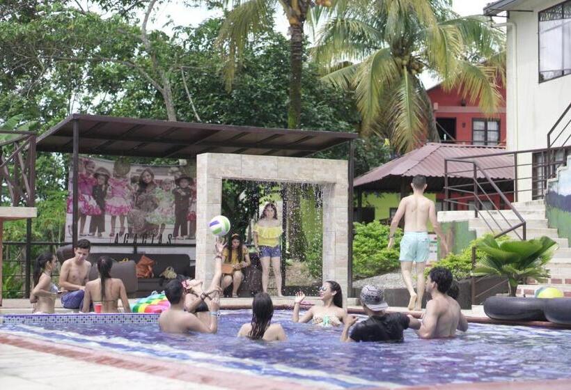 פנסיון Nuevo Oeste