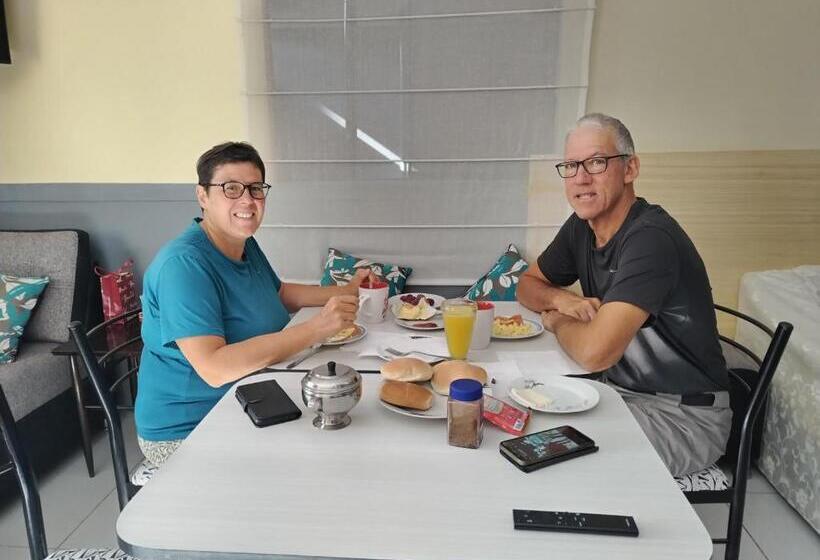 پانسیون Qaleta Azul