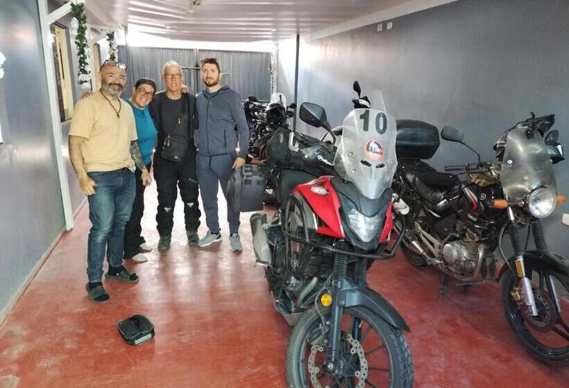 پانسیون Qaleta Azul