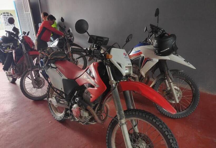 پانسیون Qaleta Azul