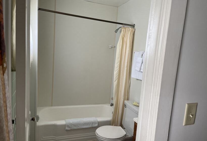 Sudbury Court Motel And Rv Park