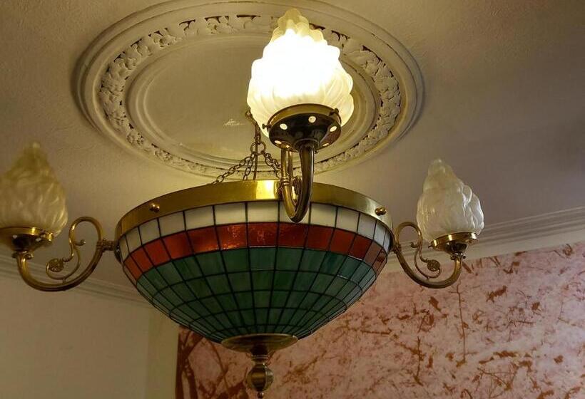 Aberdeen Arms Hotel Tarland