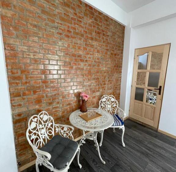 فندق صغير Hanul Moara Veche Pensiune Restaurant