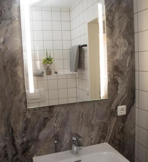 Общежитие Landgasthof Hotel Zur Linde