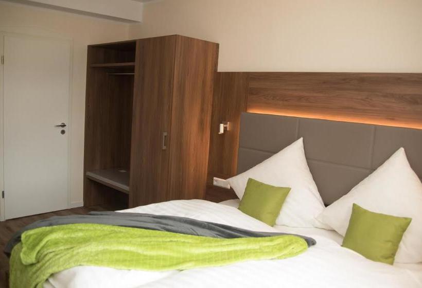 Общежитие Landgasthof Hotel Zur Linde