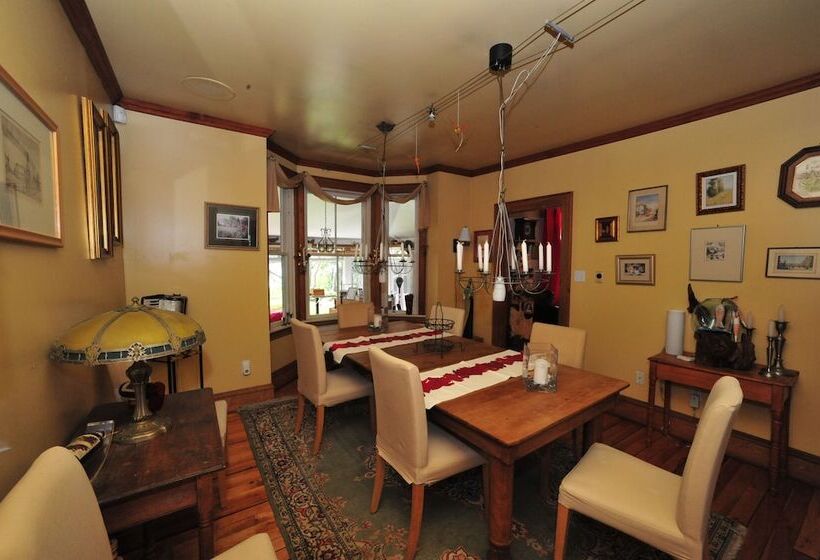 فندق صغير Little Shemogue Inn