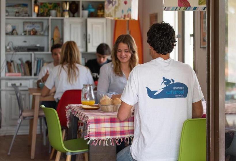 فندق صغير Moby Dick Lodge