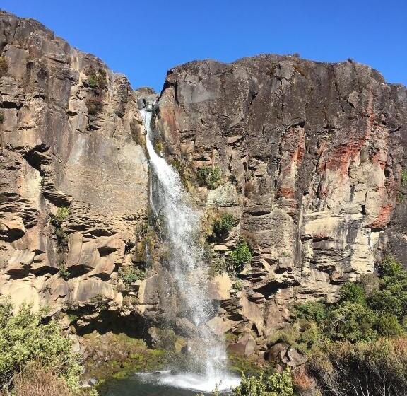 הוסטל National Park Alpine Lodge