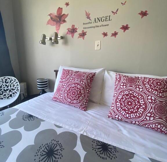 הוסטל National Park Alpine Lodge