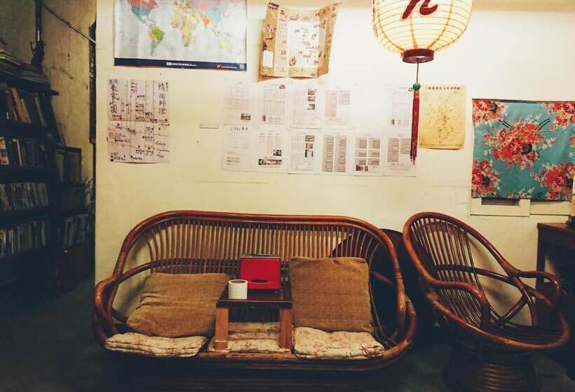 هاستل Smalleye Backpacker