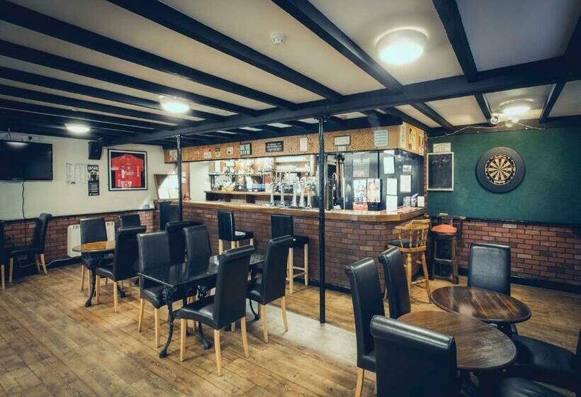 הוסטל The Queens Inn