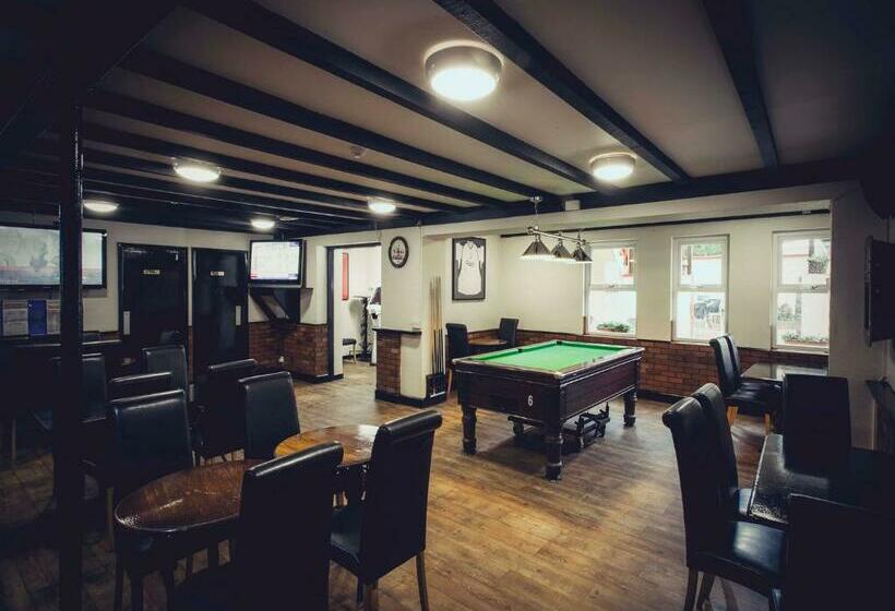 ユースホステル The Queens Inn