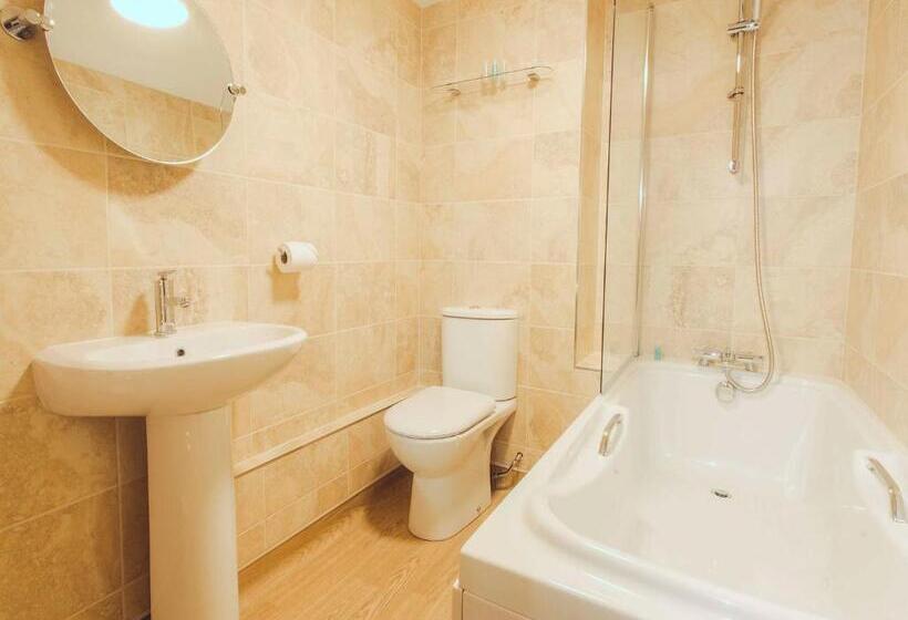 호스텔 The Queens Inn