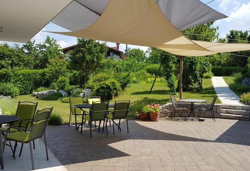 تختخواب و صبحانه Guesthouse Pri Mihelovih