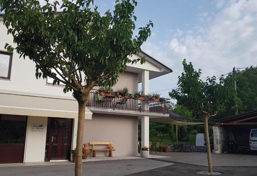 تختخواب و صبحانه Guesthouse Pri Mihelovih