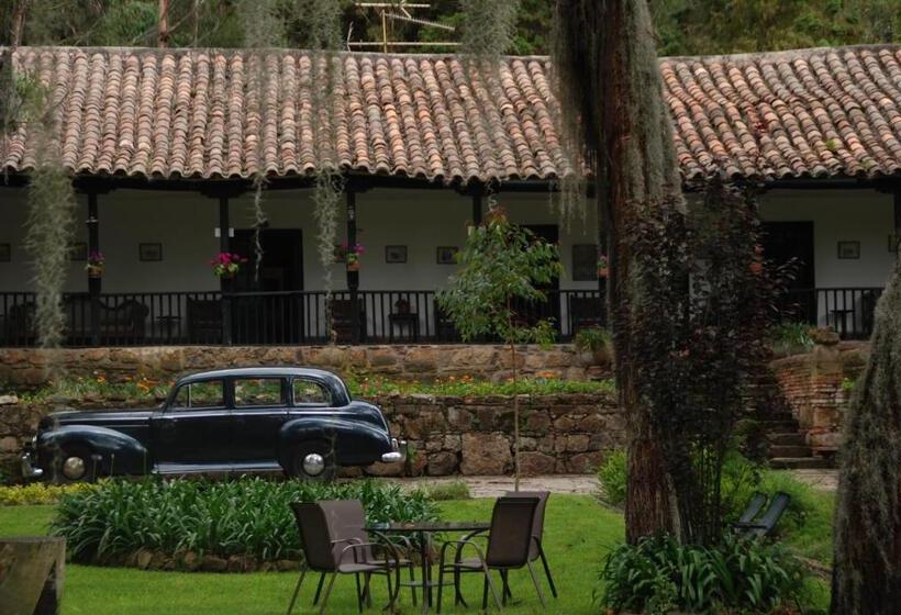 ベッドアンドブレックファースト Hacienda Suescún   300 Años De Historia