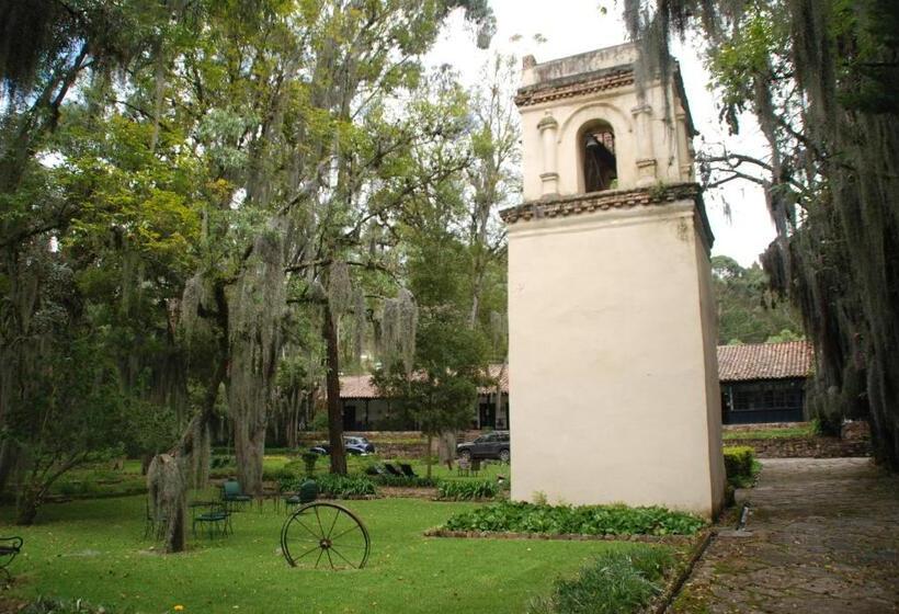 ベッドアンドブレックファースト Hacienda Suescún   300 Años De Historia