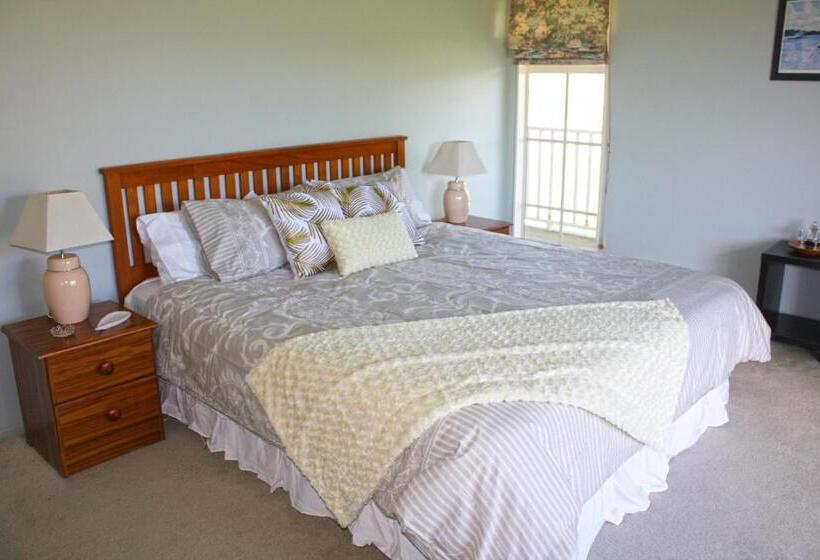 Bed and Breakfast Matakohe House