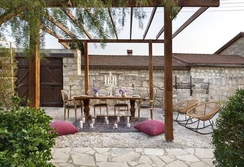 مبيت وإفطار Meleni Cottage Houses