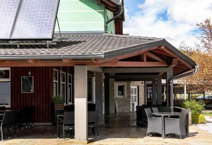 تختخواب و صبحانه Rooms En Krajcar