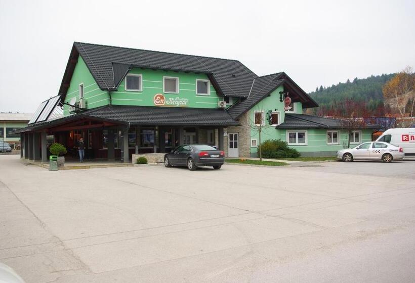 تختخواب و صبحانه Rooms En Krajcar