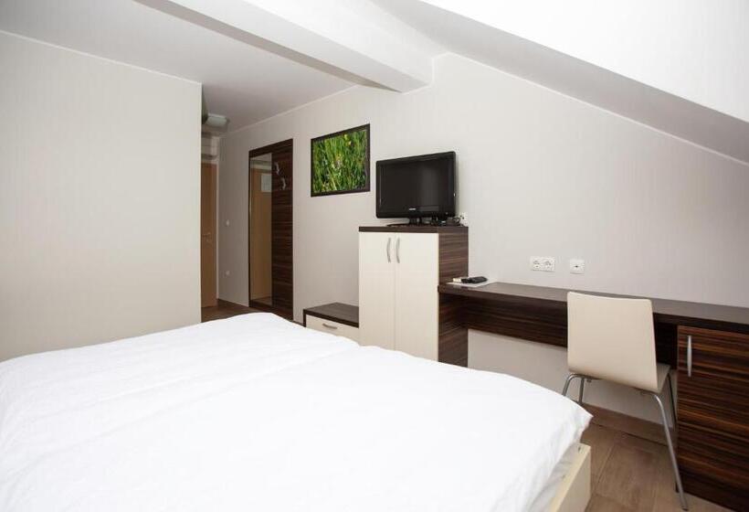 تختخواب و صبحانه Rooms En Krajcar