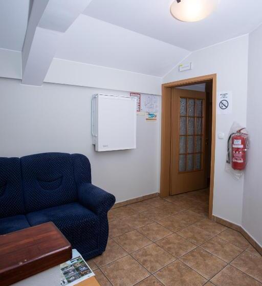 تختخواب و صبحانه Rooms En Krajcar