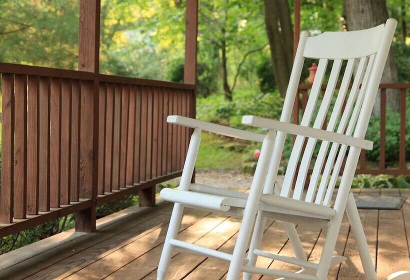 مبيت وإفطار The White Oak Inn