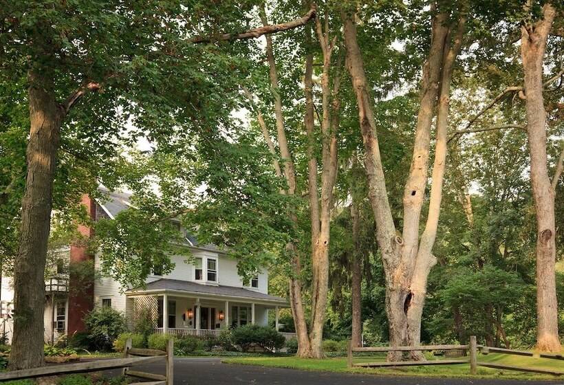 مبيت وإفطار The White Oak Inn