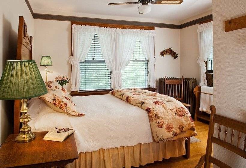 مبيت وإفطار The White Oak Inn