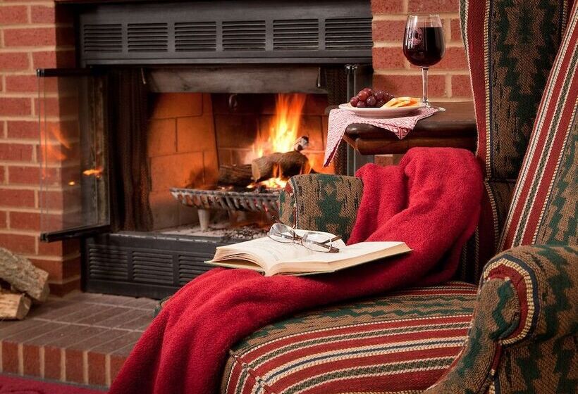 مبيت وإفطار The White Oak Inn