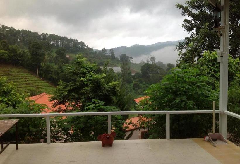 Flora Hill Pongyang Resort