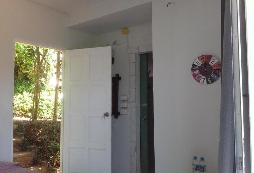 Flora Hill Pongyang Resort